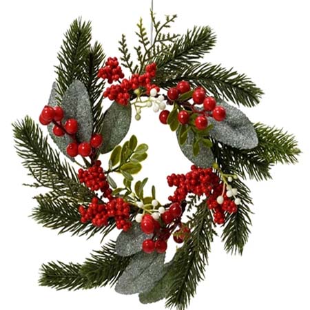 Classic wreath with eucalyptus & red berries